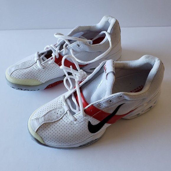 Nike Shoes - Unworn Nike Tennis Shoe - Size 11